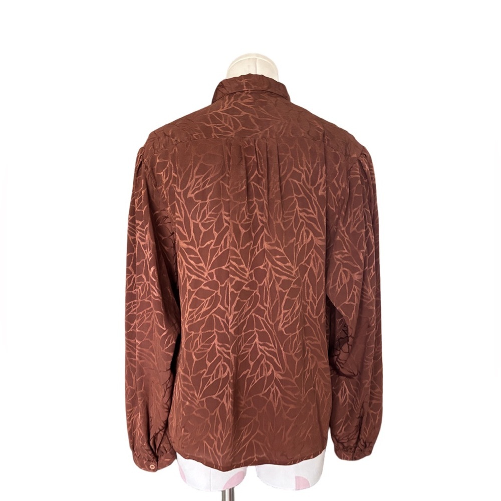 Vintage leaf print Metallic Copper button down blouse. 16 - Picture 4 of 8